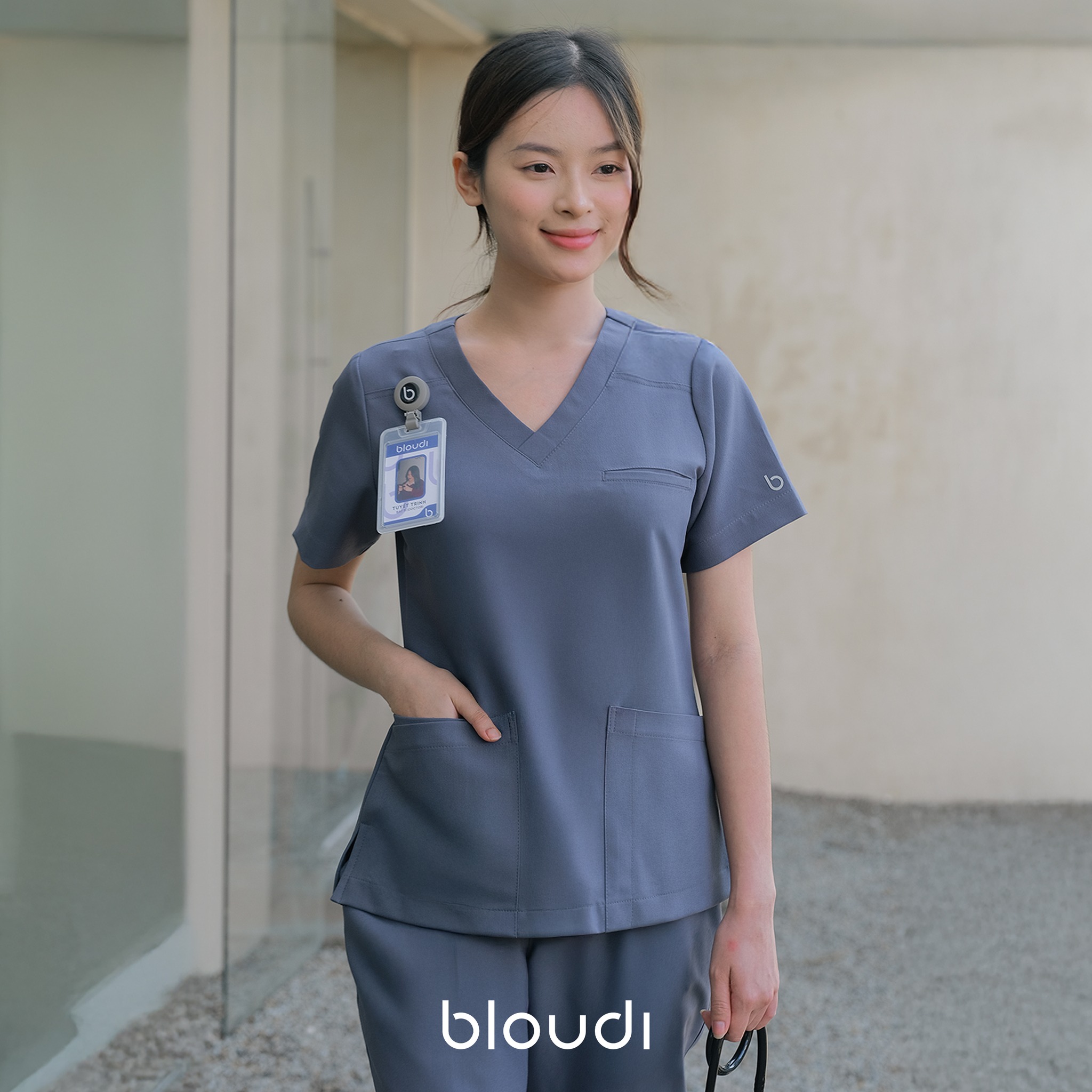 Vì Sao Nhân Viên Y Tế Nên Đầu Tư Vào Scrub Chất Lượng Cao?