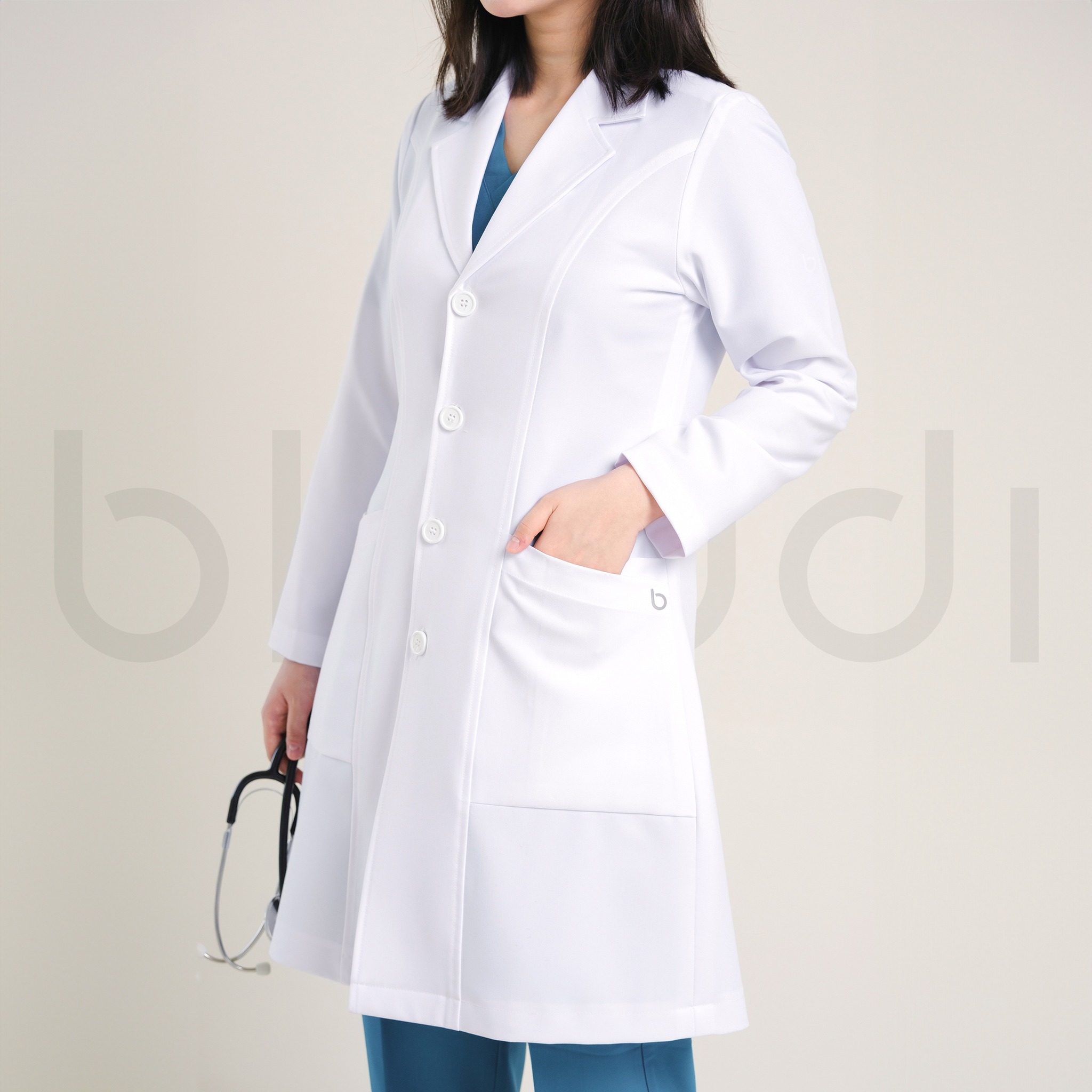 Cách Khử Mùi Hôi Trong Áo Blouse Trắng