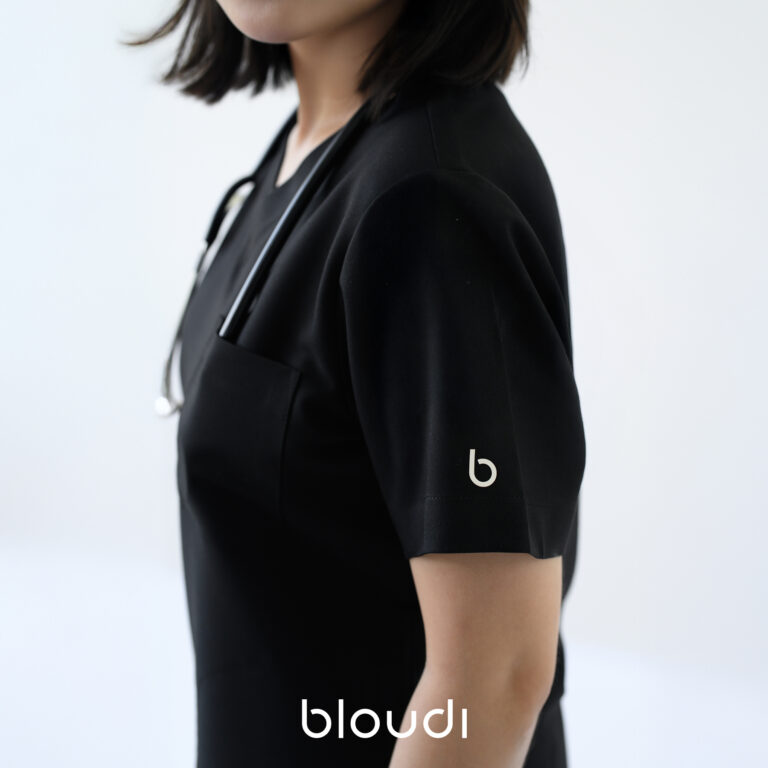 Xu Hướng Đồng Phục Y Tế Mới: Tối Giản Nhưng Hiện Đại