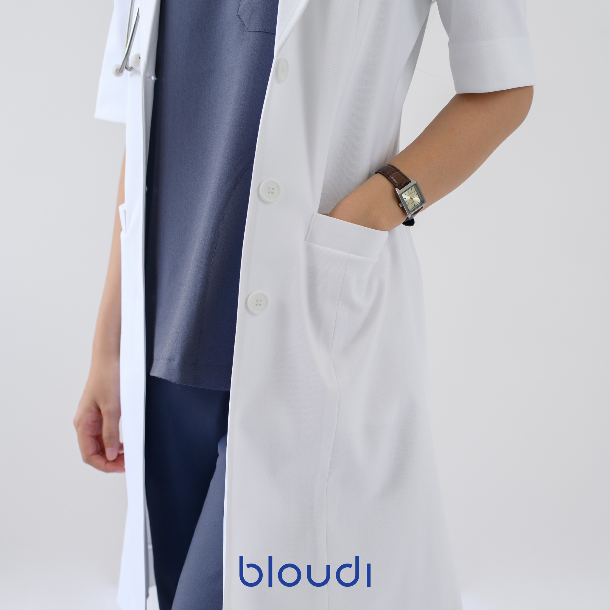 Cách Chọn Blouse Phù Hợp Với Từng Chuyên Khoa