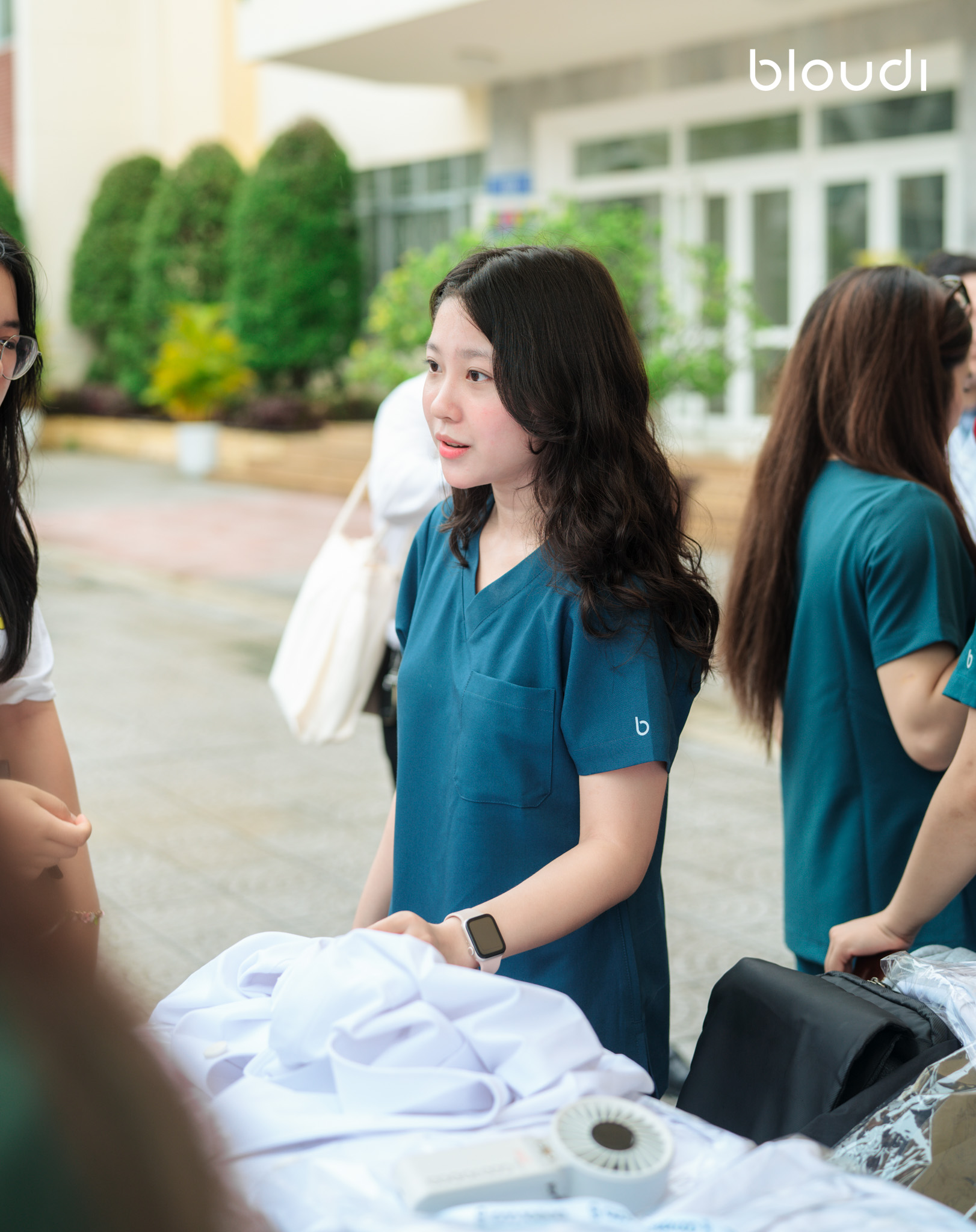 Xu Hướng Đồng Phục Y Tế Mới: Tối Giản Nhưng Hiện Đại