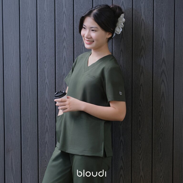 Nâng Tầm Phong Thái Ngành Y: Cách Áo Scrub Tác Động Đến Sự Tin Tưởng Của Bệnh Nhân