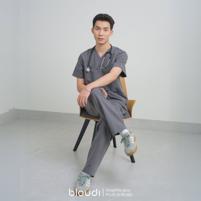 Thế Nào Là Scrub Y Tế Tinh Gọn? 5 Lý Do Y Bác Sĩ Nên Chuyển Sang Phong Cách Tối Giản