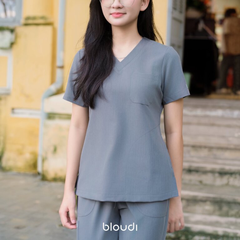 Scrub Y Tế Cho Sinh Viên: Nên Ưu Tiên Chất Liệu Vải Hay Kiểu Dáng Thời Trang?